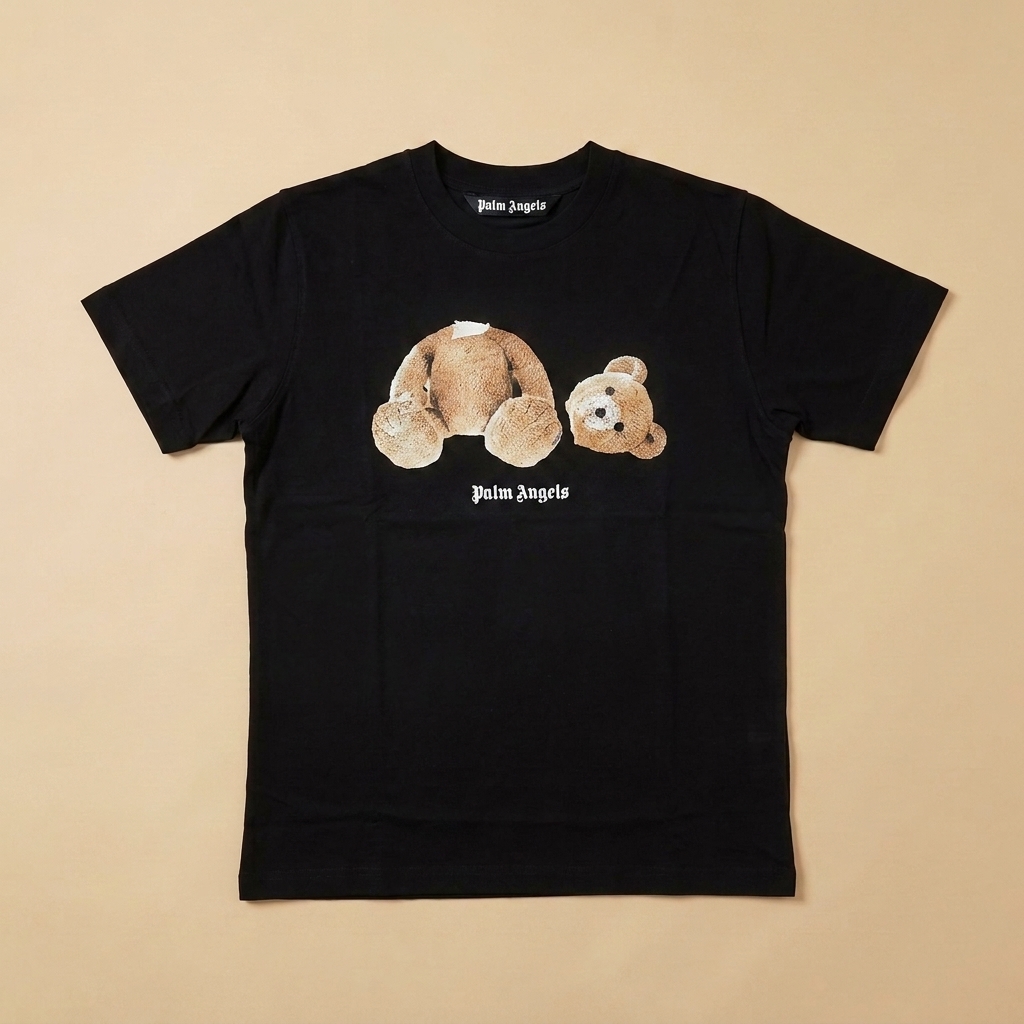 T-shirt usata nera con stampa orsetto