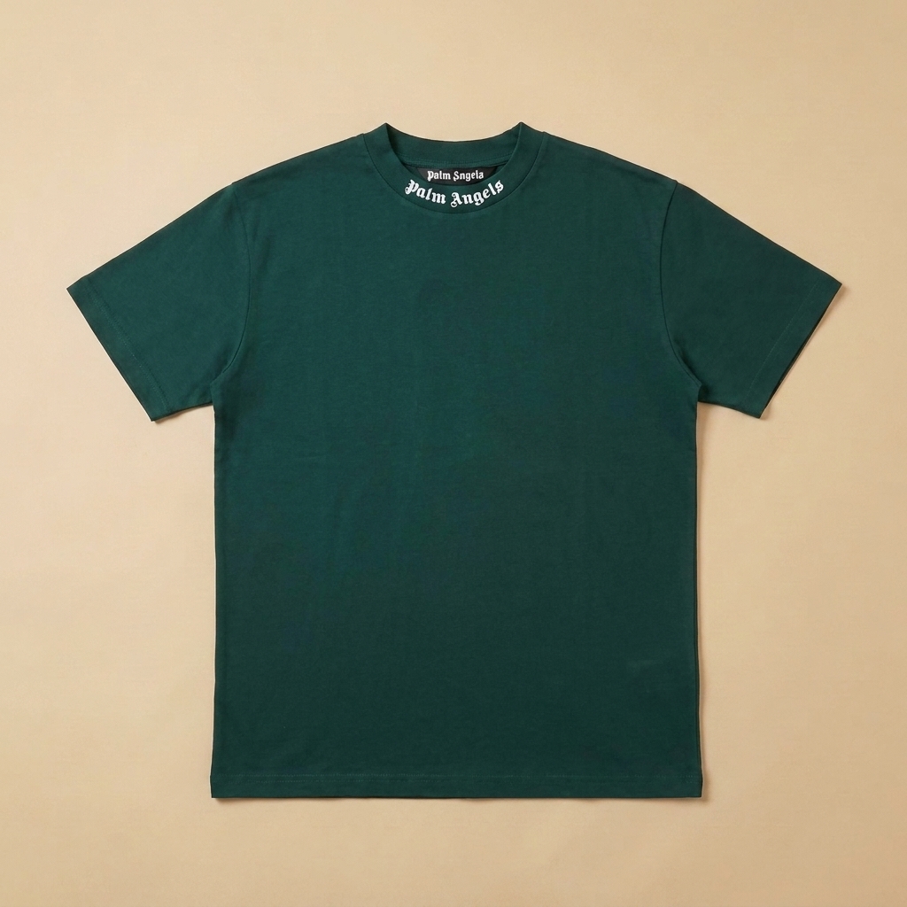 T-shirt usata verde scuro con maxi logo bianco sul retro
