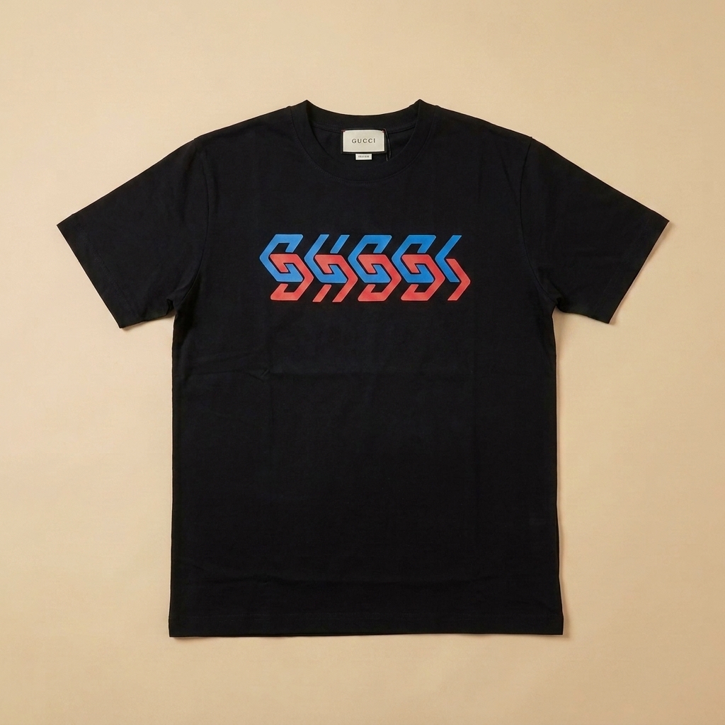T-shirt usata nera con motivo GG rosso e blu
